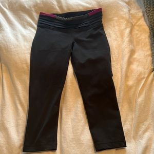 Under Armour cropped work out leggings